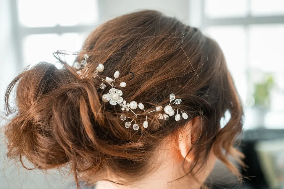 Schleierkraut im Haar der Braut, Hochzeit auf dem Schlossgut Lüll