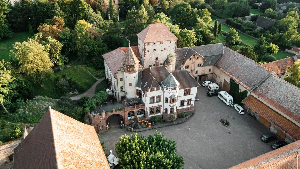 Schlossgut Lüll von oben, Hochzeit auf dem Schlossgut Lüll