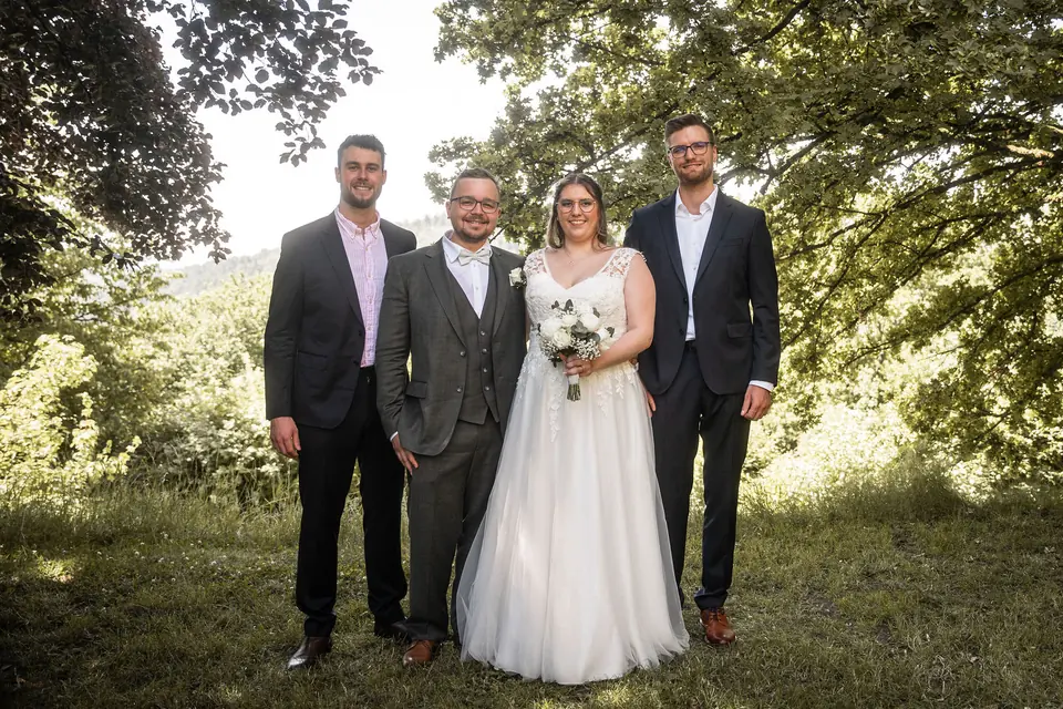Brautpaar mit Trauzeugen, Hochzeit im Moods
