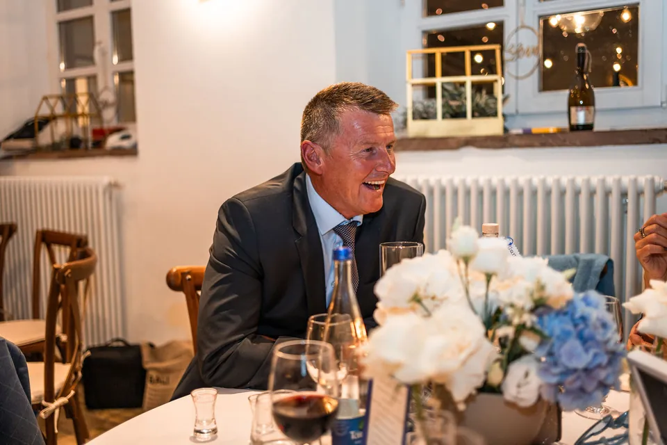 Gast am festlichen Tisch, Hochzeit in der Schleifenmühle Dettenheim-Rußheim
