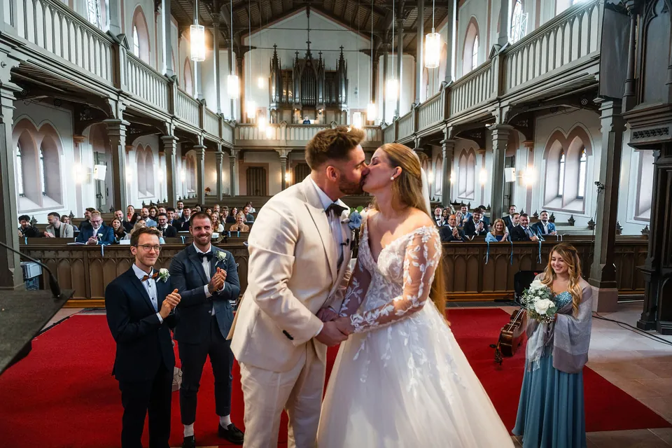 Brautpaar vor dem Altar, Hochzeit in der Schleifenmühle Dettenheim-Rußheim