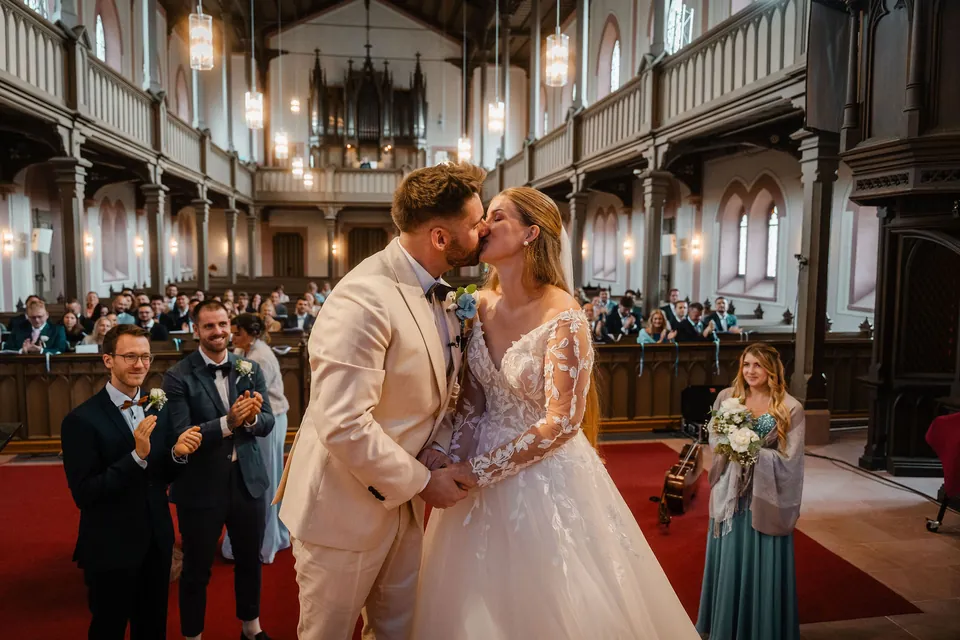 Der erste Kuss in der Kirche, Hochzeit in der Schleifenmühle Dettenheim-Rußheim