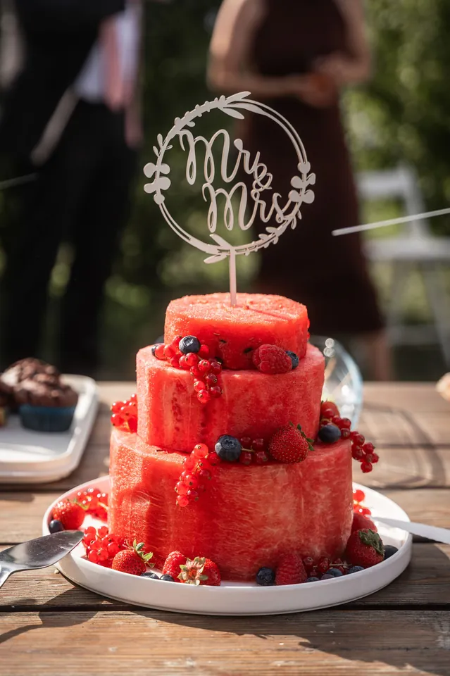 Torte aus Wassermelone mit Mr & Mrs Aufsatz, Hochzeit im Eichenstolz Ladenburg