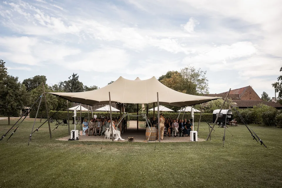 Sonnensegel für die freie Trauung auf der Wiese, Hochzeit im Eichenstolz Ladenburg