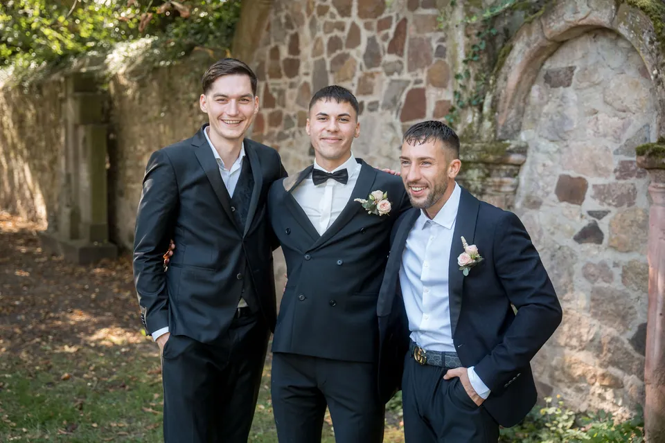 Bräutigam mit seinen Freunden, Hochzeit am Schloss Schwetzingen