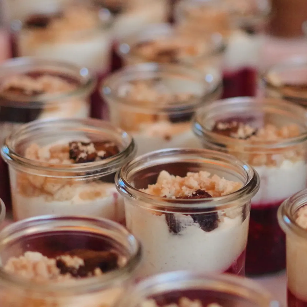 Desserts im Glas auf dem Buffet, Wilhelmsgut Heidelberg